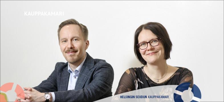 Johtava asiantuntija Riikka Vataja ja Ennakointikamarin projektipäällikkö Olli Oja Helsingin seudun kauppakamarista, Vuosikirja 2022.